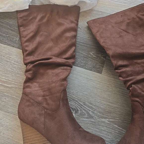 Journee Collection Chocolate Brown Wedge Boots Size 7.5 New *retail $100* - Picture 5 of 6